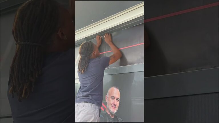 Enseigne et signalétique sur mesure posées pour la salle de sport IronBody Fit en Guadeloupe