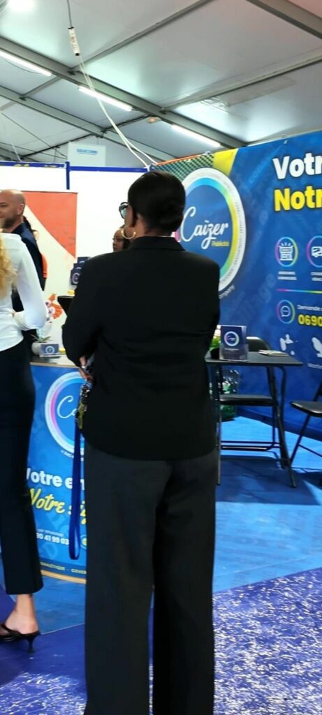 Stand Caïzer vu de l&rsquo;allée, salon SoluCcions